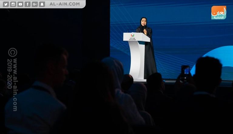 شما المزروعي خلال كلمتها في فعاليات اليوم الثاني من قمة أقدر العالمية بموسكو