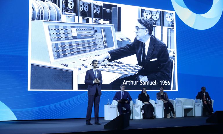 المتحدثون في الجلسة الرئيسية باليوم الثاني من فعاليات القمة