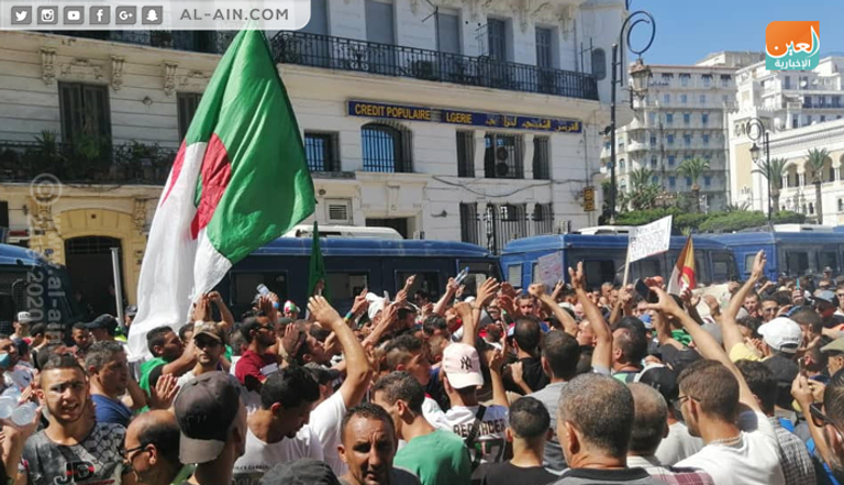المظاهرات الجزائرية تتواصل للمطالبة باجتثاث رموز نظام بوتفليقة