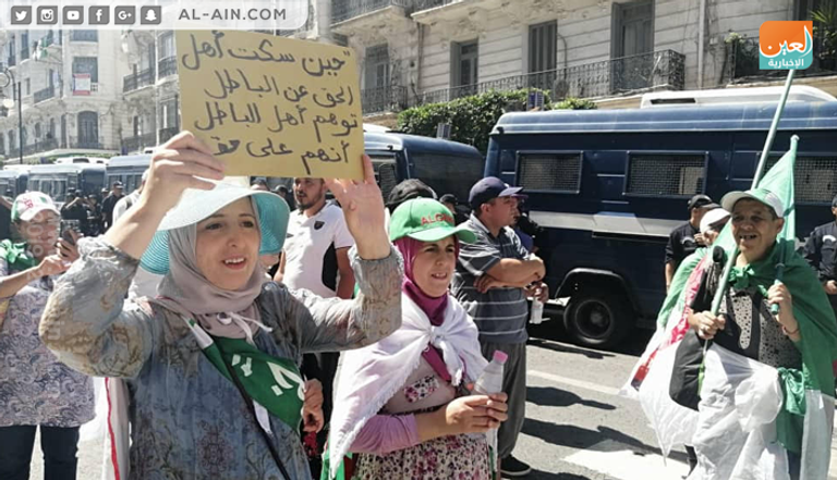 المظاهرات الجزائرية تتواصل للمطالبة باجتثاث رموز نظام بوتفليقة