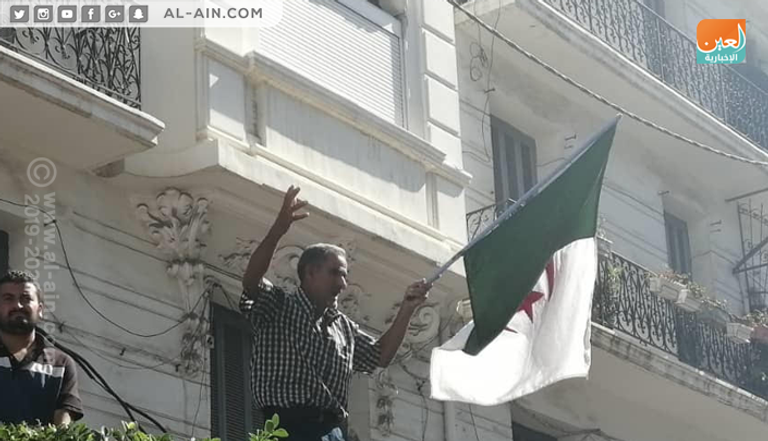 المظاهرات الجزائرية تتواصل للمطالبة باجتثاث رموز نظام بوتفليقة