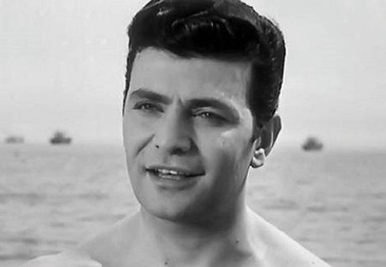 الممثل المصري إيهاب نافع