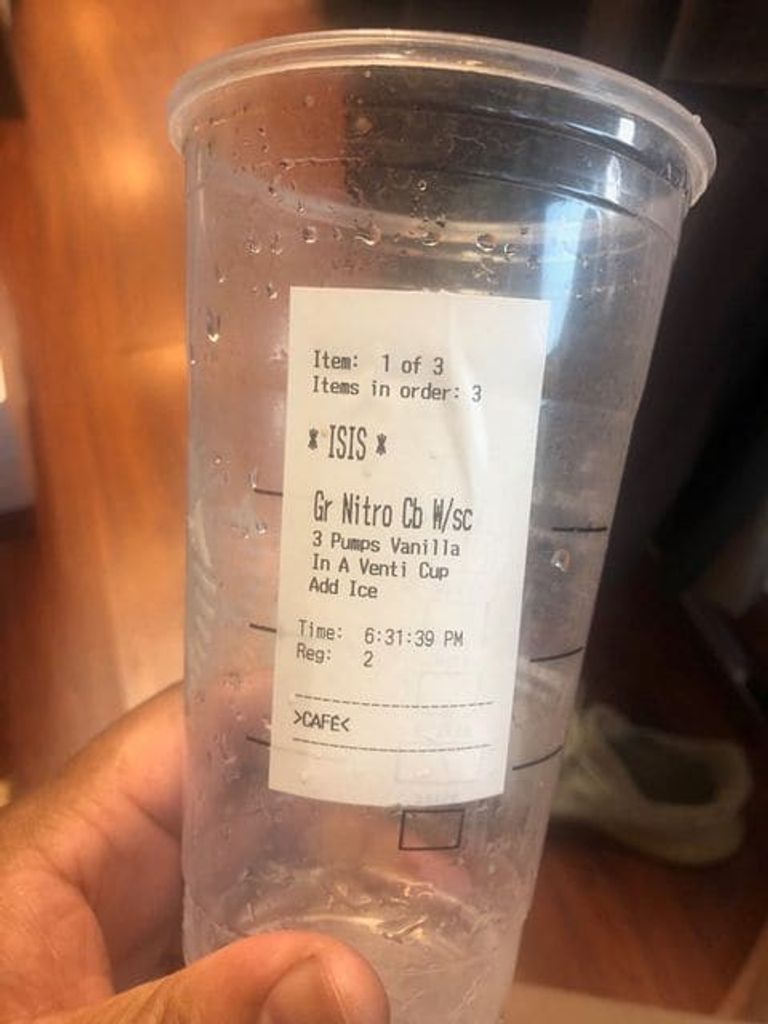 شركة ستاربكس اعتذرت عن خطأ موظفها