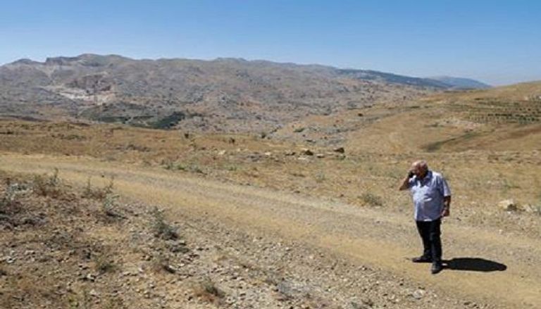 ناشطون يخوضون حربا ضروسا ضد كسارات غير شرعية تنهش جبال لبنان