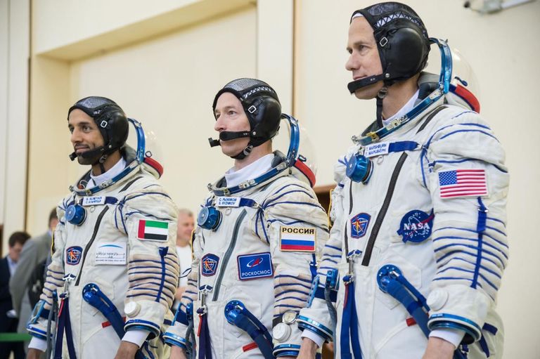 الطاقم الأساسي لرحلة