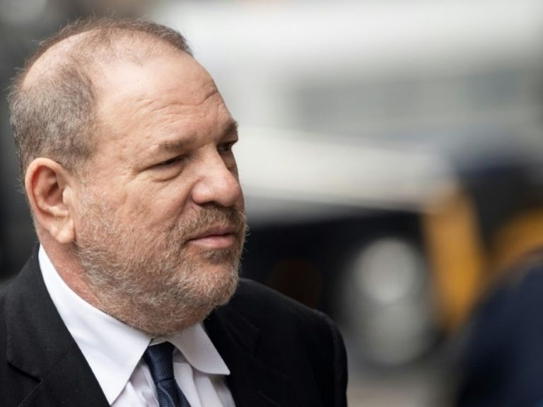 غلاف الكتاب باللغة الإنجليزية