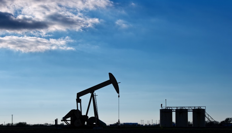 أسعار النفط تنخفض مع اتجاه أنظار السوق للحرب التجارية