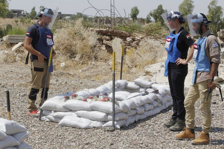 الألغام تحول مزارع بيجي العراقية إلى حقول موت