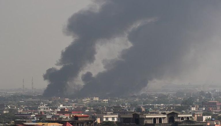 أعمدة الدخان تتصاعد من موقع تفجير كابول