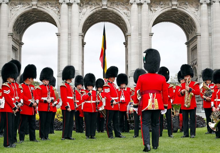 دبابة تشارك في احتفالات بروكسل