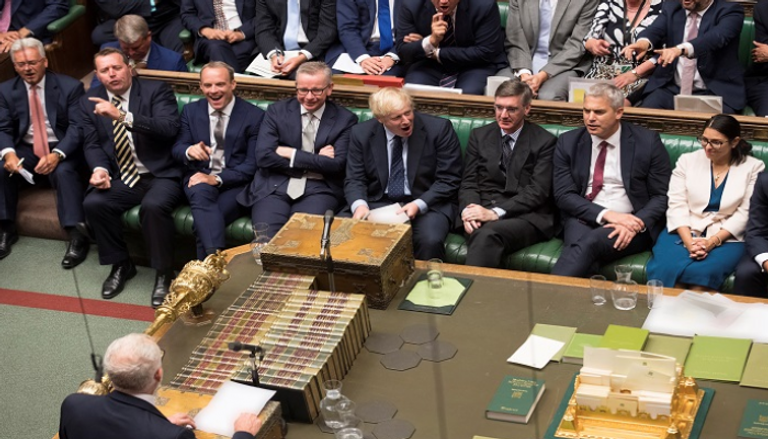 رئيس الوزراء البريطاني يدخل مواجهة حاسمة مع مجلس العموم