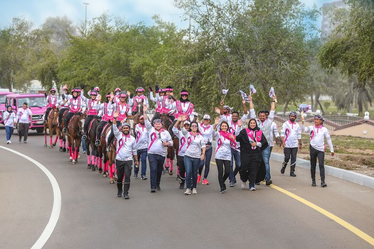 "القافلة الوردية".. تطوع ودعم اجتماعي ورعاية رسمية