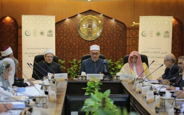 جانب من اجتماع الفريق بالقاهرة