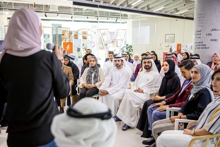 الشيخ محمد بن راشد آل مكتوم مع الشباب العربي