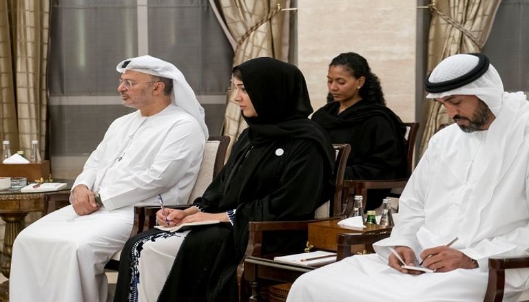 الشيخ محمد بن زايد آل نهيان  خلال استقبال عضوي مجلس الشيوخ والمسؤول الأممي 