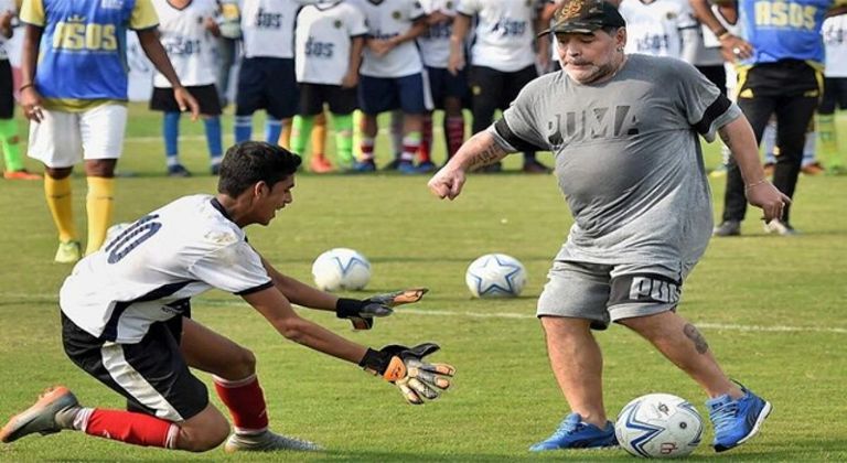 دييجو أرماندو مارادونا