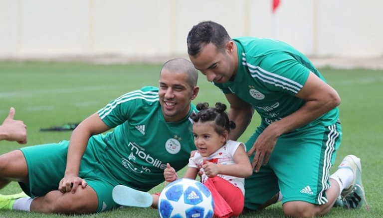 نجوم الجزائر مع أطفال مصابين بمرض السرطان 