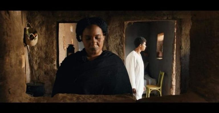 المخرج السودانى أمجد أبوالعلاء يتسلم جائزة مهرجان فينيسيا