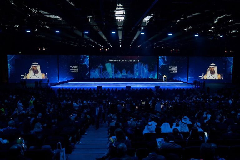 جولة الشيخ هزاع بن زايد آل نهيان نائب رئيس المجلس التنفيذي لإمارة أبوظبي