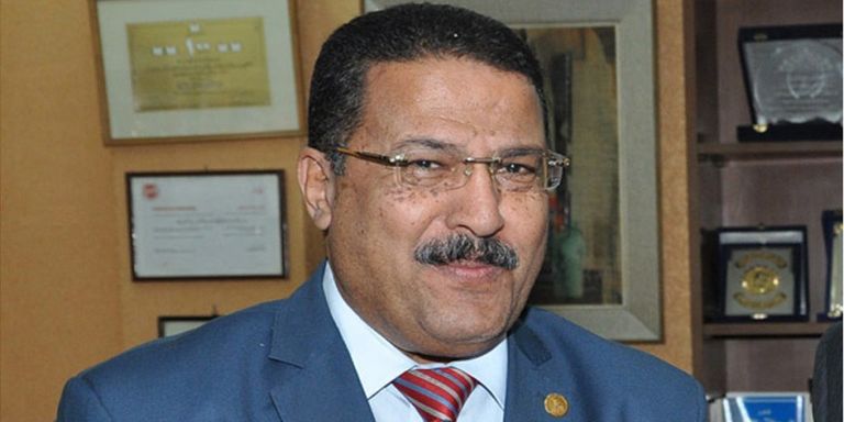 النسخ المزورة من الكتب تجد طريقها بسهولة عبر بائعي الأرصفة
