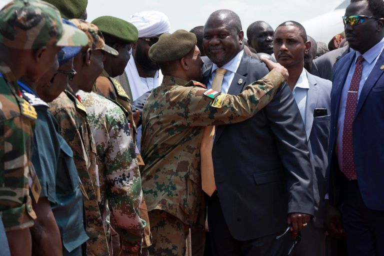 سلفاكير ميارديت ورياك مشار خلال لقائهما في جوبا