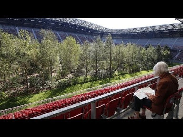 غابة داخل استاد في النمسا تحمل رسالة للحفاظ على البيئة