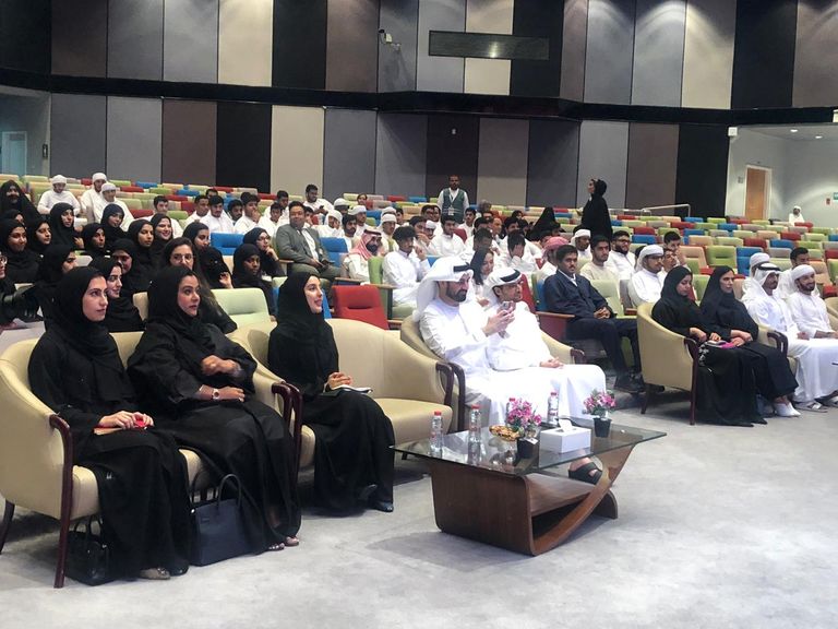 جلسة "الحياة شغف" ضمن برنامج 100 موجه