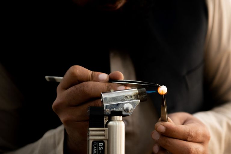 "إرثي" يجمع شابات إماراتيات وفنانين محترفين لإنتاج أعمال فنيّة مبتكرة