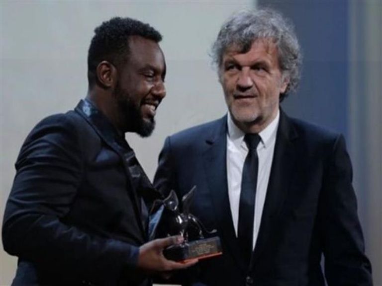 مشهد من الفيلم السوداني "ستموت في العشرين"