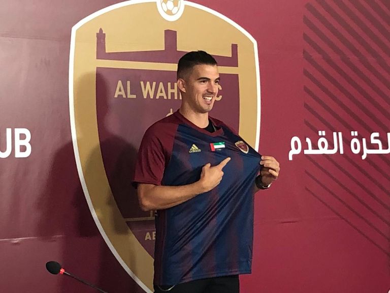 كارليتوس مهاجم الوحدة الجديد أحمد الرميثي رئيس شركة نادي الوحدة لكرة القدم