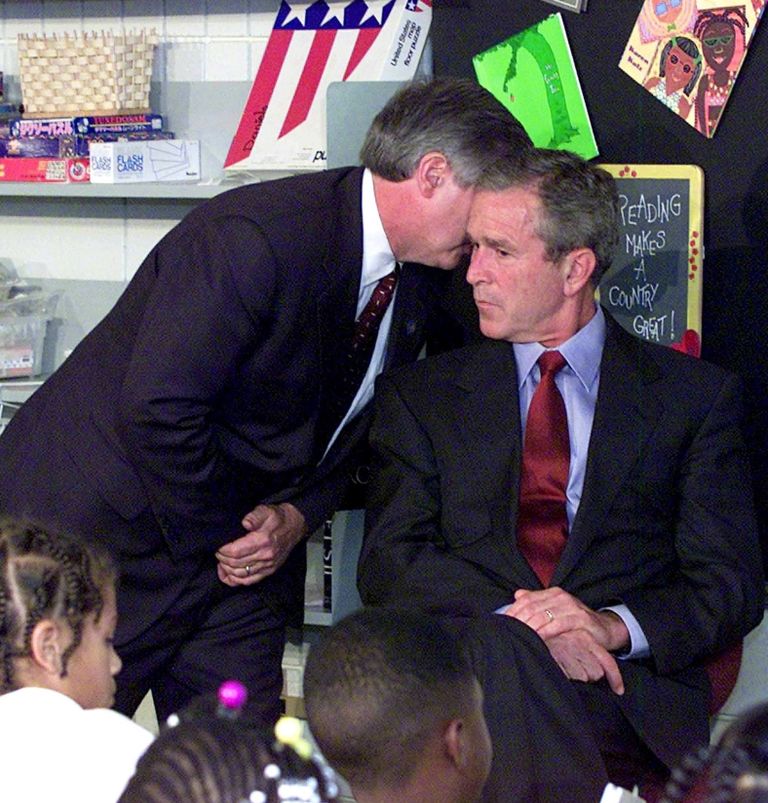 لحظة تصاعد الدخان من برجي مركز التجارة العالمي-أرشيفية