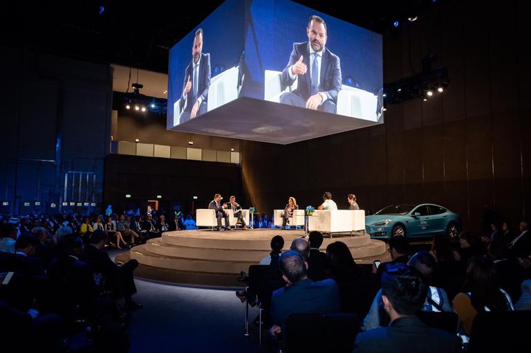 مؤتمر الطاقة العالمي في أبوظبي خلال يومه الثالث اليوم الثالث من مؤتمر الطاقة العالمي في أبوظبي