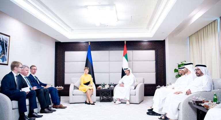 الشيخ هزاع بن زايد آل نهيان يبحث مع رئيسة إستونيا سبل تطوير العلاقات الثنائية
