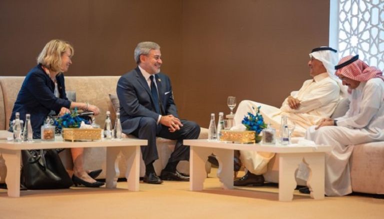 لقاء برويليت مع وزير الطاقة السعودي دان برويليت خلال خطابه في مؤتمر الطاقة العالمي