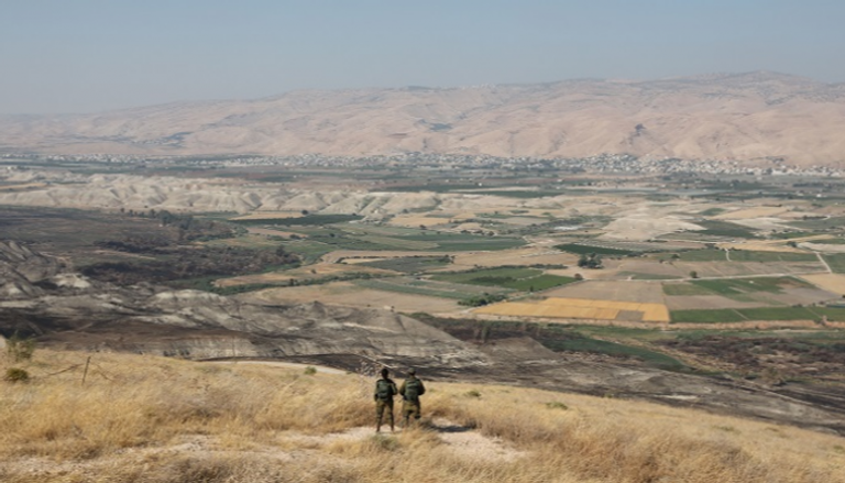 جنديان إسرائيليان في غور أو وادي الأردن