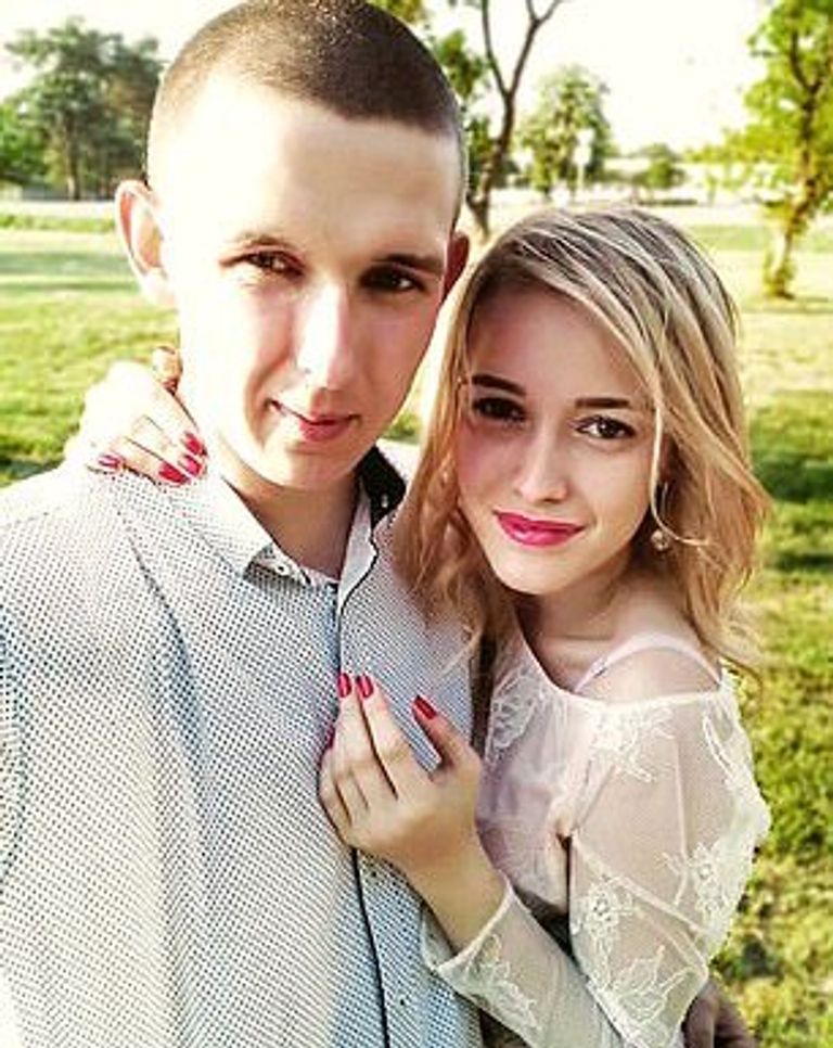 الأب والأم والصغيرة