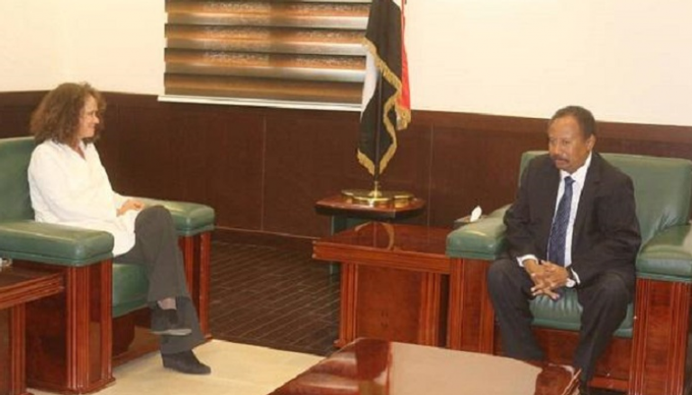رئيس الوزراء السوداني خلال لقائه المدير القُطري للبنك الدولي