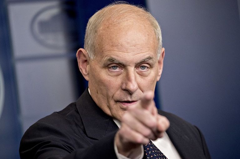 جون كيلي الرئيس الأمريكي والمغادرون البيت الأبيض