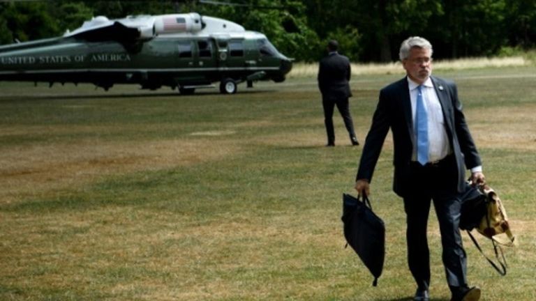 بيل شاين الرئيس الأمريكي والمغادرون البيت الأبيض