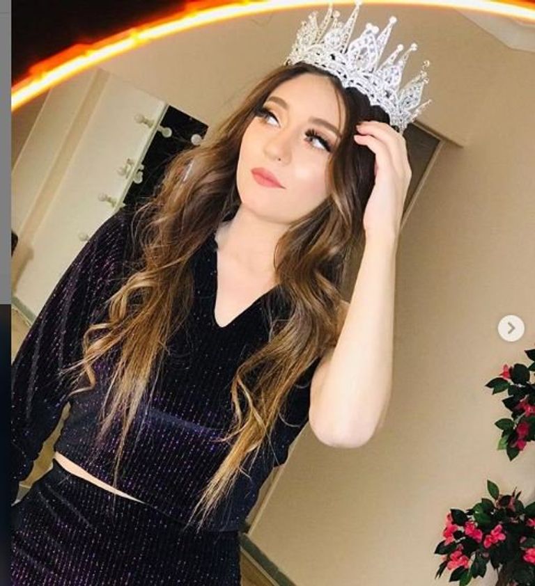 تامر عاشور وخطيبته