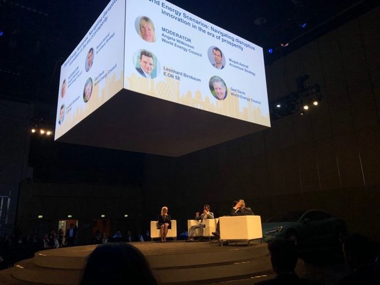 العالم يشهد بنجاح مؤتمر الطاقة العالمي في أبوظبي