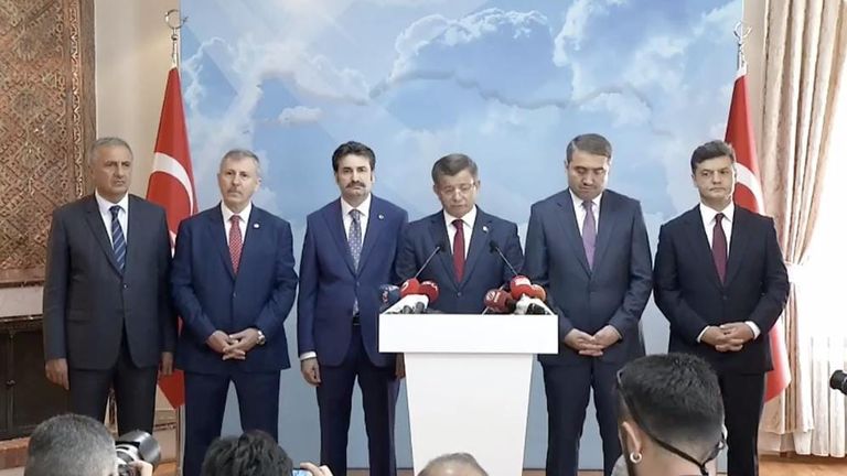 أحمد داود أوغلو رئيس وزراء تركيا الأسبق