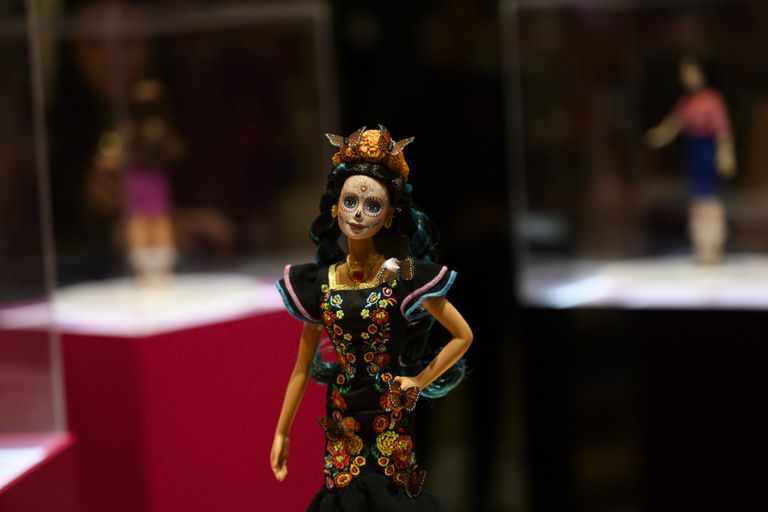 الدمية باربي  