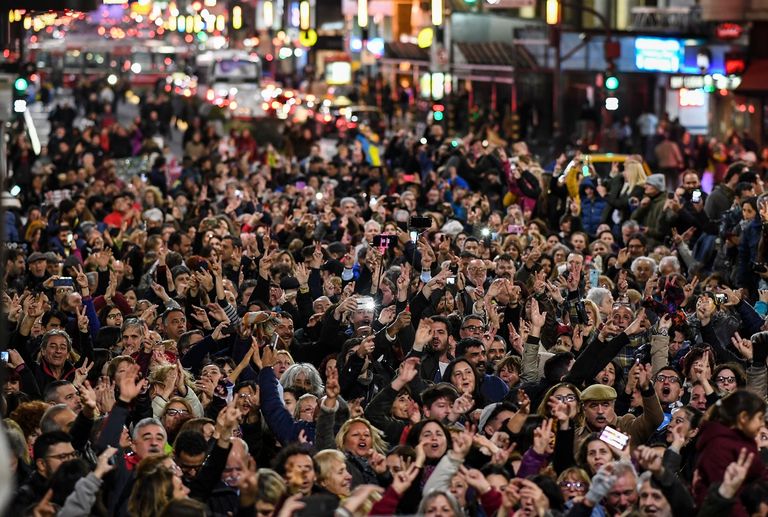 الرقص الجماعي في الشوارع شكل جديد من التجمعات الانتخابية في الأرجنتين