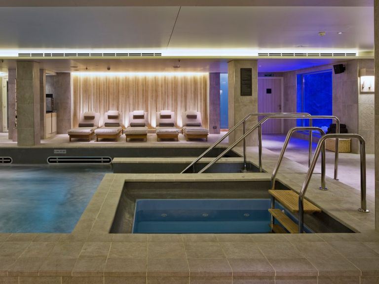 تبلغ تكلفة الفرد في الرحلة 90 ألف دولار