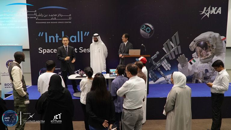 جانب من فعاليات مركز محمد بن راشد للفضاء و"جاكسا" التعليمية