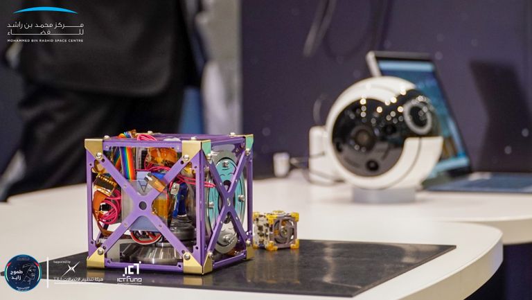 جانب من فعاليات مركز محمد بن راشد للفضاء و"جاكسا" التعليمية