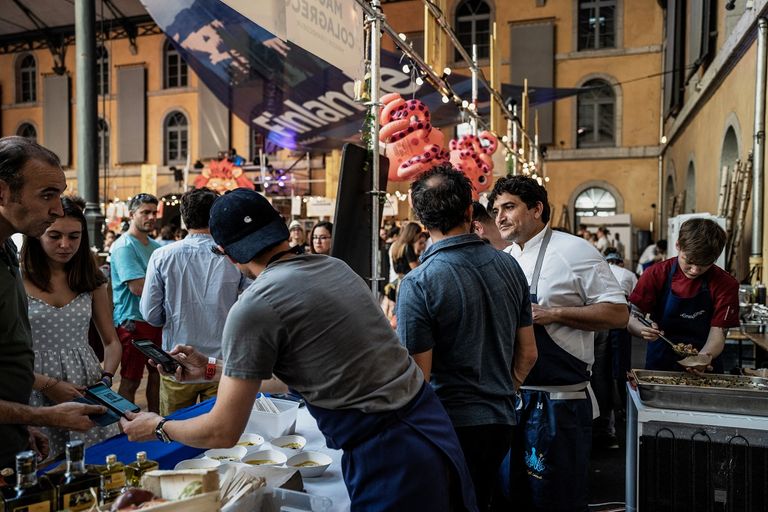 ماورو كولاجريكو نجم مهرجان ليون لأطعمة الشارع