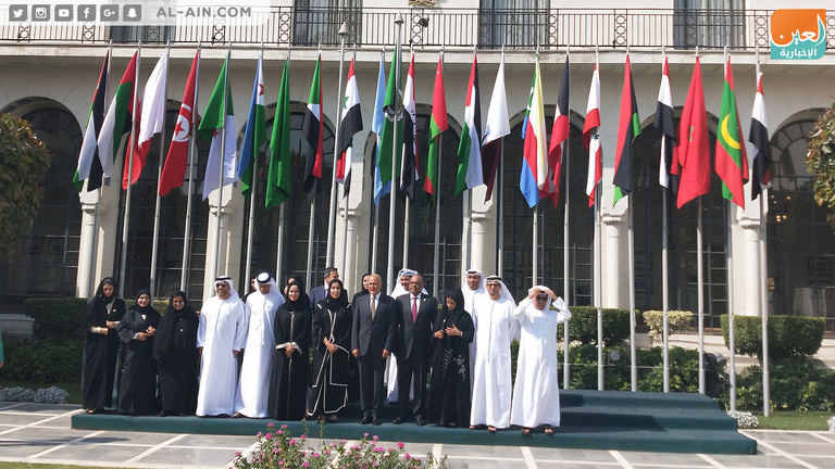 صورة جماعية للوفد الإماراتي مع أحمد أبوالغيط
