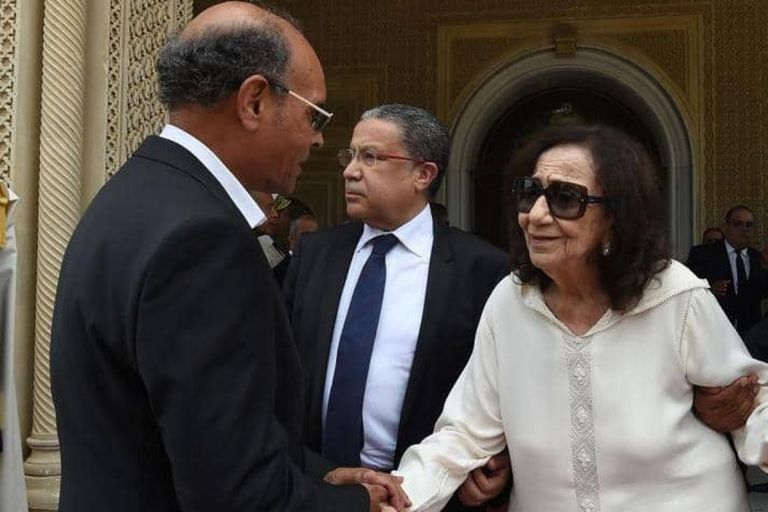 شاذلية السبسي تتقلى واجب العزاء في زوجها الرئيس التونسي